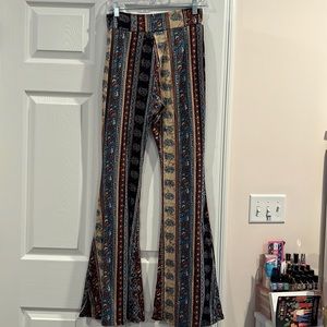 Patterned bell bottom/Flair leggings